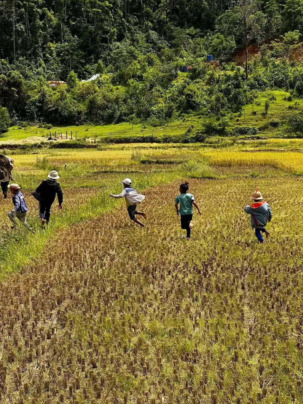 Ho Chi Minh Trail & Eight Ladies Cave: Rural of Vietnam