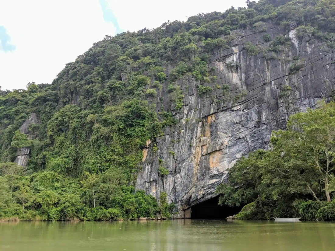 Dark Cave, cave (view 2)