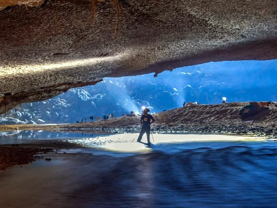 Hang Tien, cave (view 2)