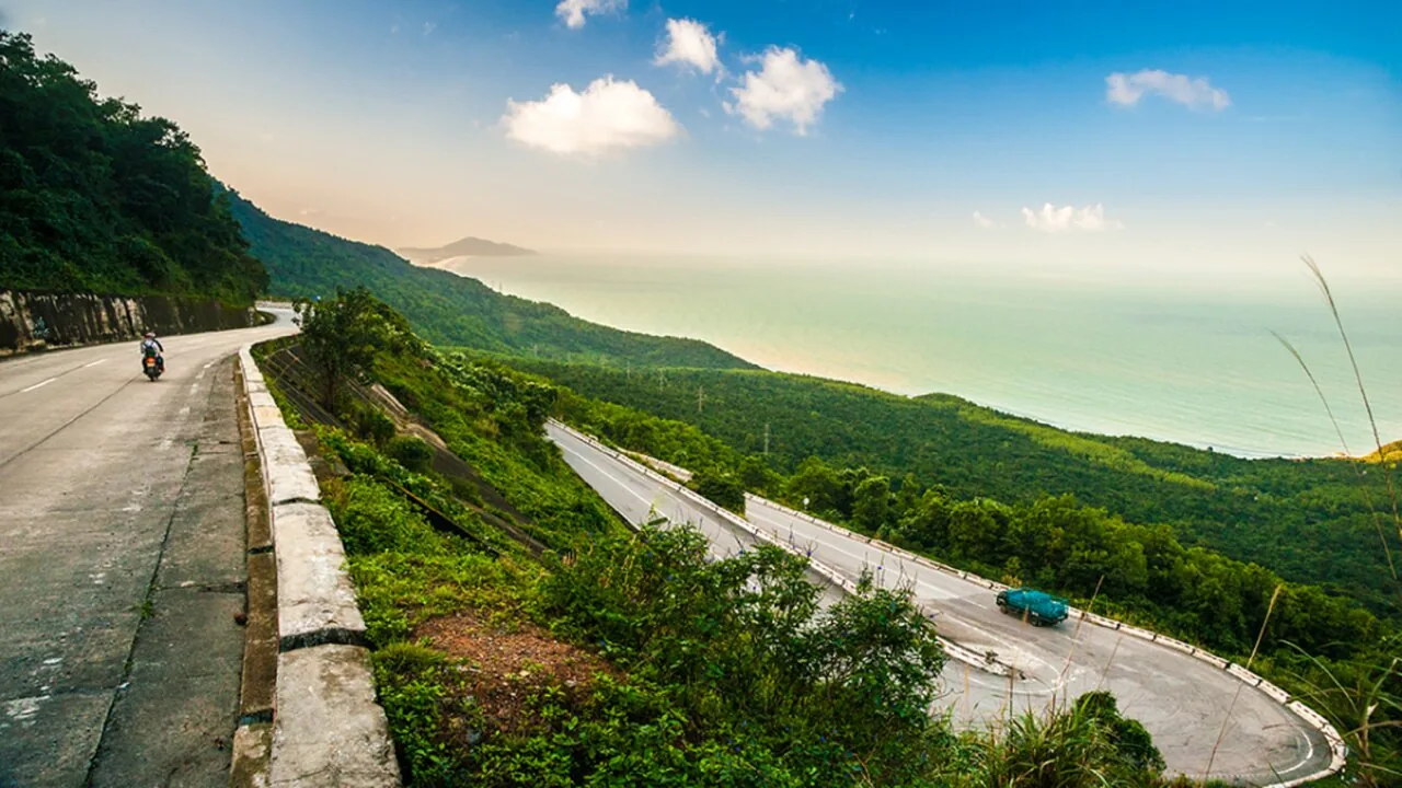 Da Nang: Hai Van Pass look