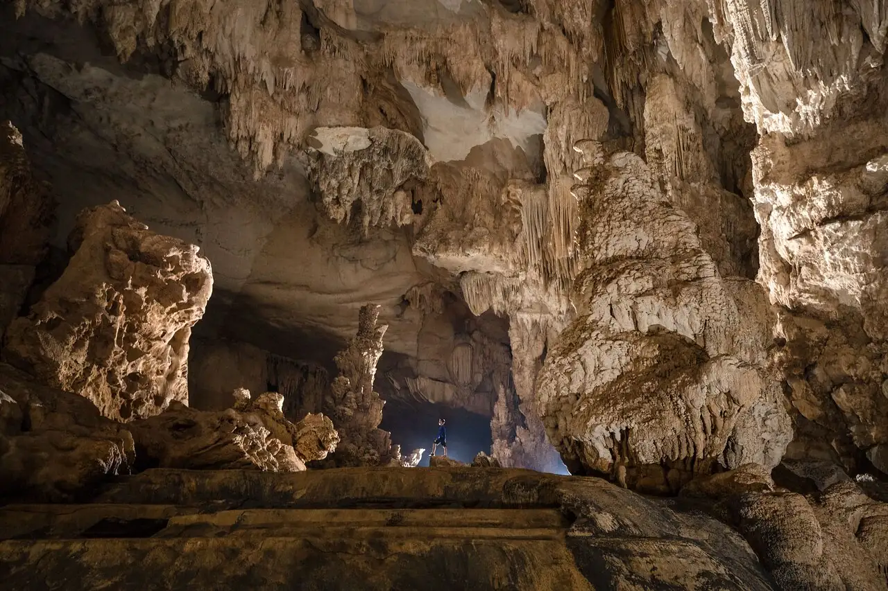 Self-guided Phong Nha (no tour needed): 7 KM Tour inside Paradise Cave